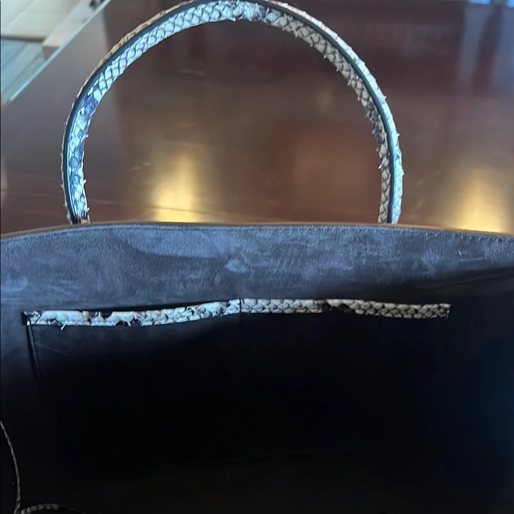 NWT Michael Kors Collection Campbell Runway Weekender - Picture 15 of 16